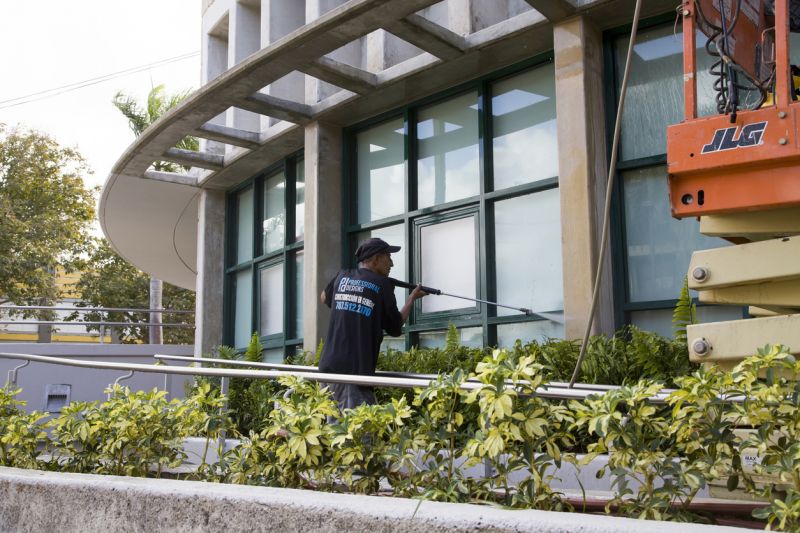 Window and Glass Cleaning
